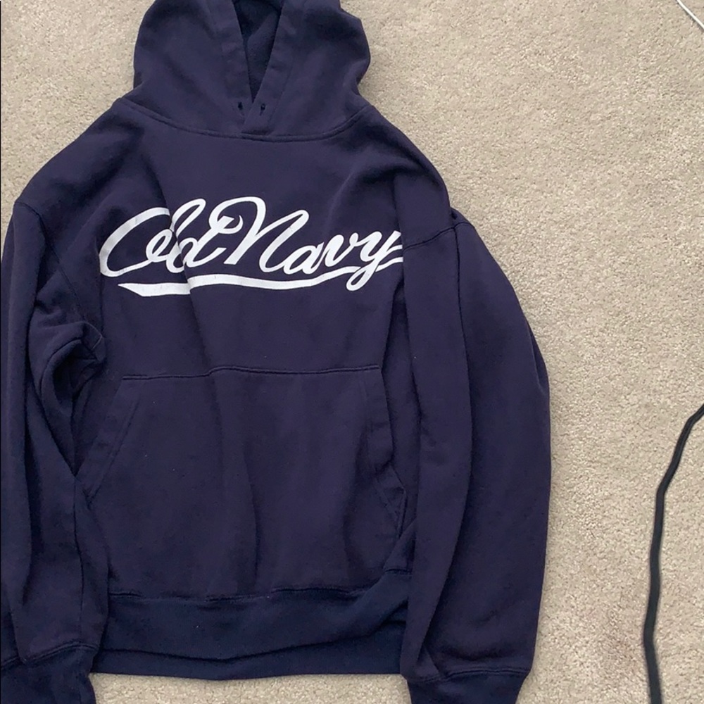 old navy sweat shirt